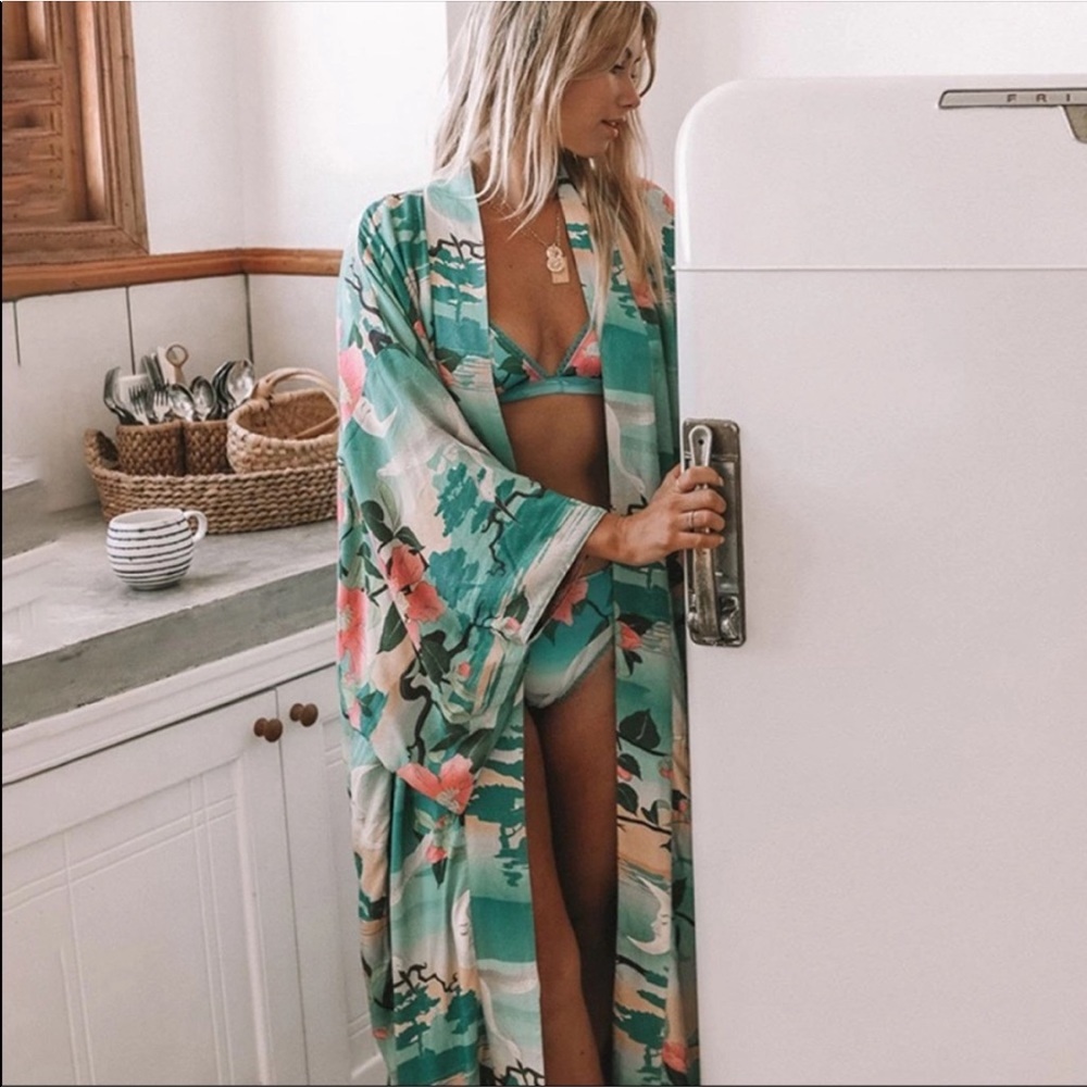 SALE Boutique Boho Crane Front Kimono - Picture 2 of 8